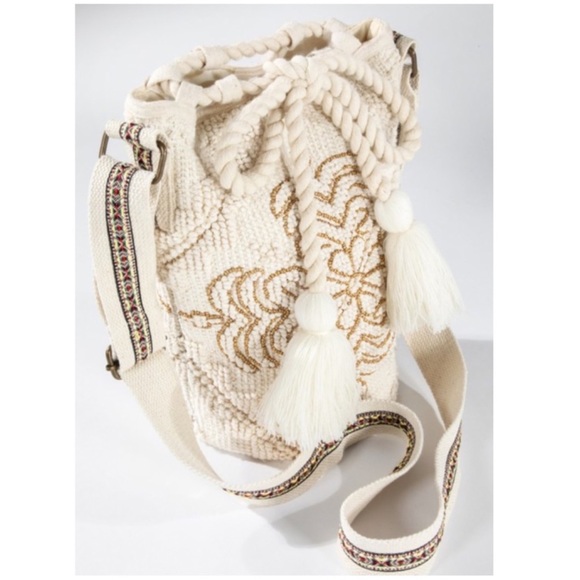 💕SOLD 🌸Ruggine Hand Woven Ethnic Navajo Pattern With Hand Beading Gold Metal - Picture 3 of 9